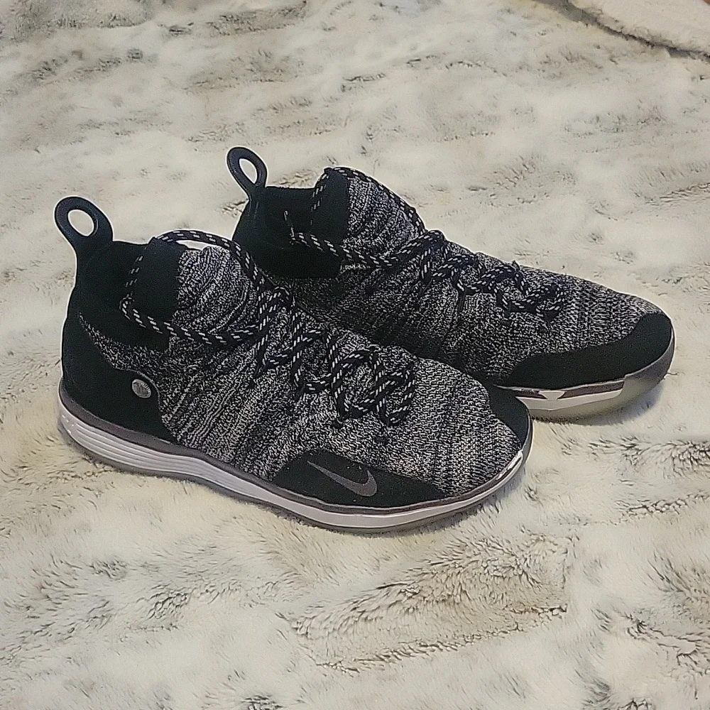 Nike KD11 Flyknit Basketball Shoes - Picture 3 of 15